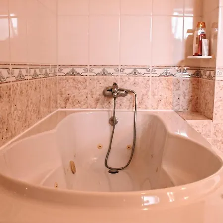 Сasa de vacaciones Spacious House At